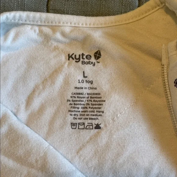 Kyte Sleep Sack with Otter Print, pre-loved - Picture 2 of 11